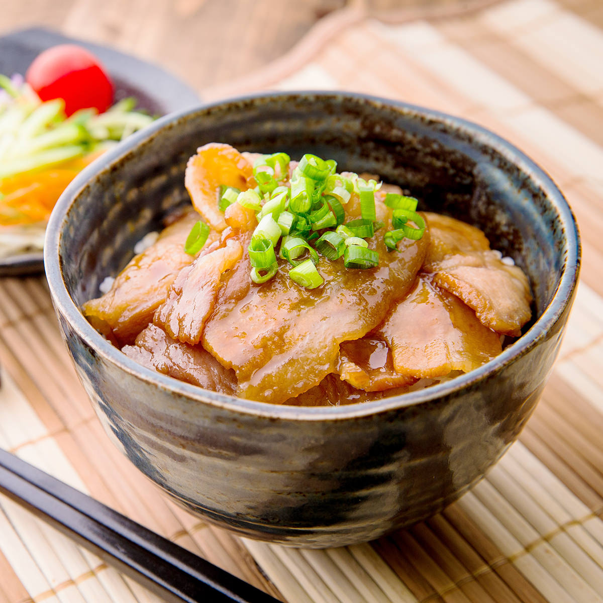 かどや豚丼・手羽先セット 3種 詰合せ 惣菜 豚肉 鶏肉 豚丼 手羽先 辛味 愛媛県 銘柄鶏 浜千鶏 ふれ愛・媛ポーク ブランド豚 国産 おかず おつまみ 丼の具 かどや