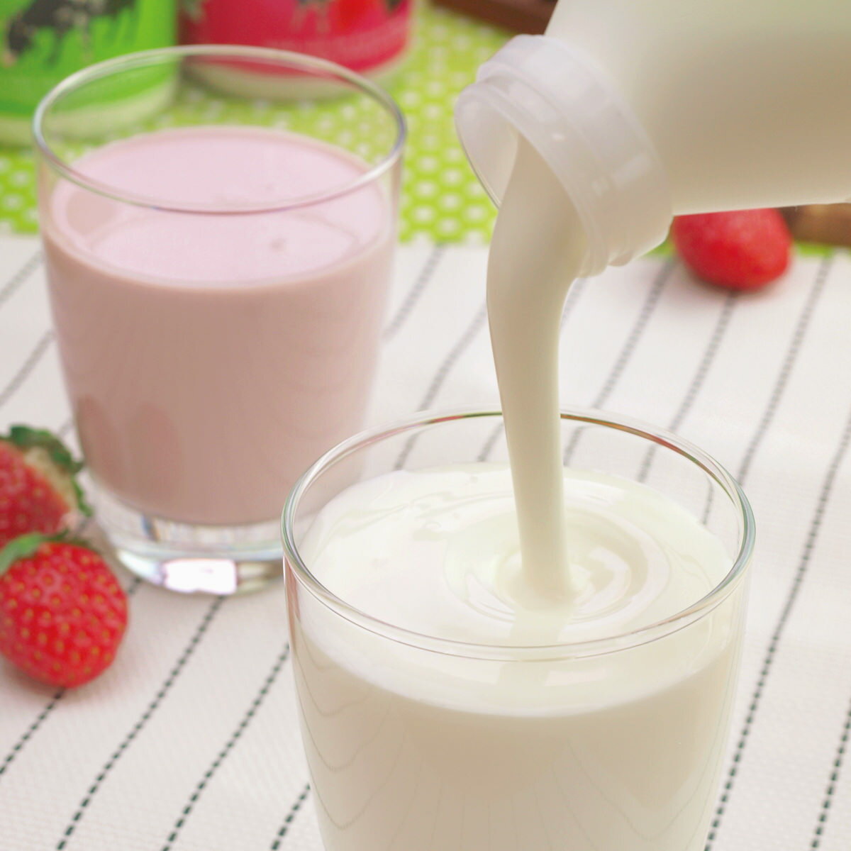 Bocca 牧家 飲むヨーグルト&ラッシーセット A 2種詰め合わせ 飲むヨーグルト ラッシー 乳酸菌飲料 北海道産 もも ストロベリー カシス ソフトドリンク...