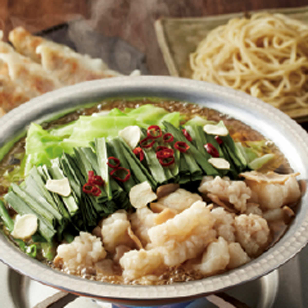 炙り風味和牛もつ鍋 2〜3人前セット もつ鍋セット もつ鍋 和牛 黒毛和牛 炙り もつ 国産 惣菜 醤油スープ ちゃんぽん 醤油味 鍋セット