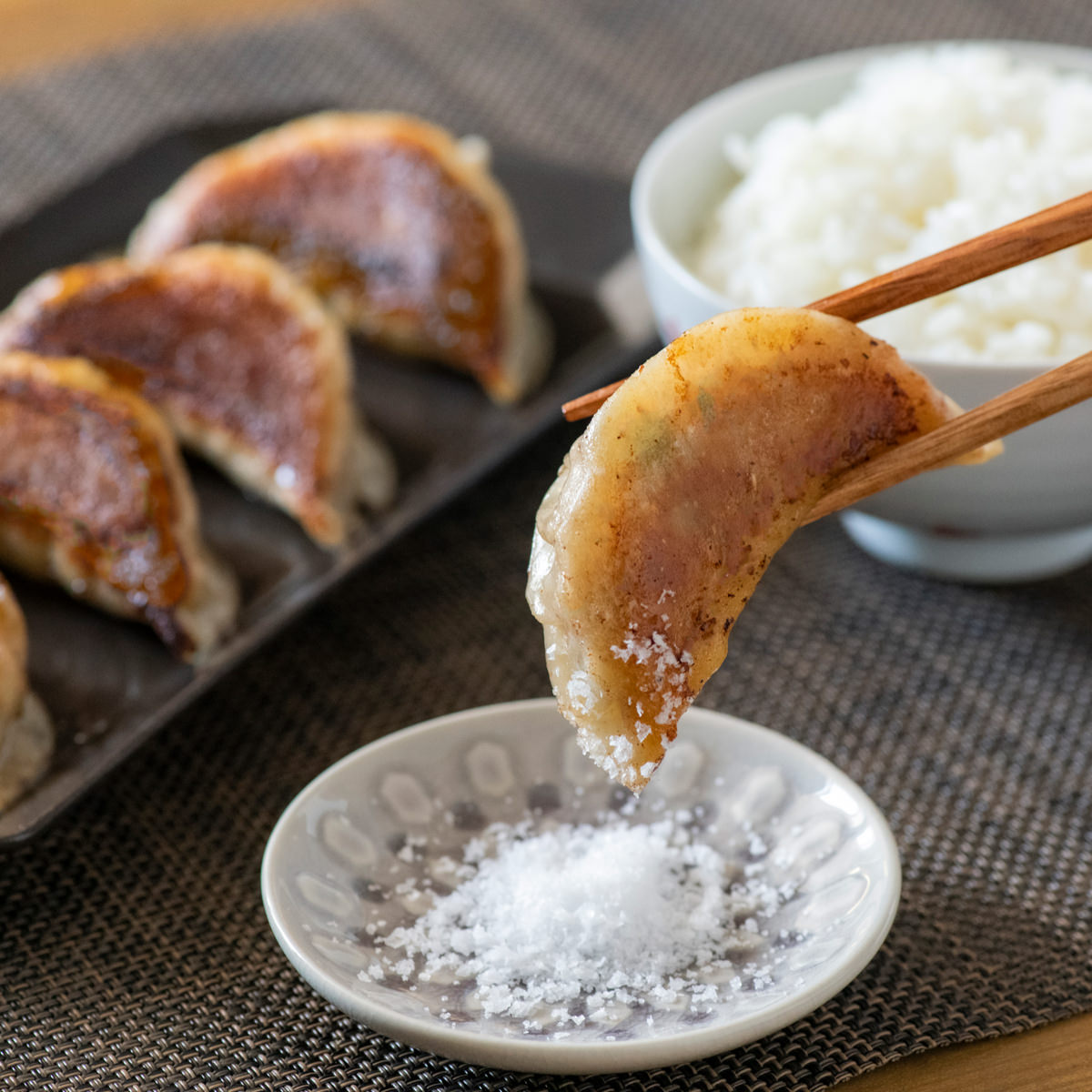 もちもちえびす餃子 20個入2パックセット 点心 餃子 冷凍 おかず 惣菜 米粉 ぎょうざ おつまみ 新潟 ギョーザ 冷凍食品 中華惣菜【沖縄県・離島 配送不可】