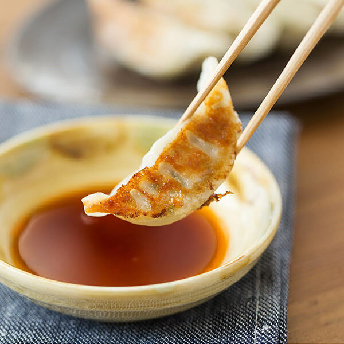 薩摩八重ファーム かごしま黒豚餃子 2箱 餃子 たれ 中華惣菜 ぎょうざ 冷凍 鹿児島黒豚 お取り寄せ 鹿児島 ご当地餃子