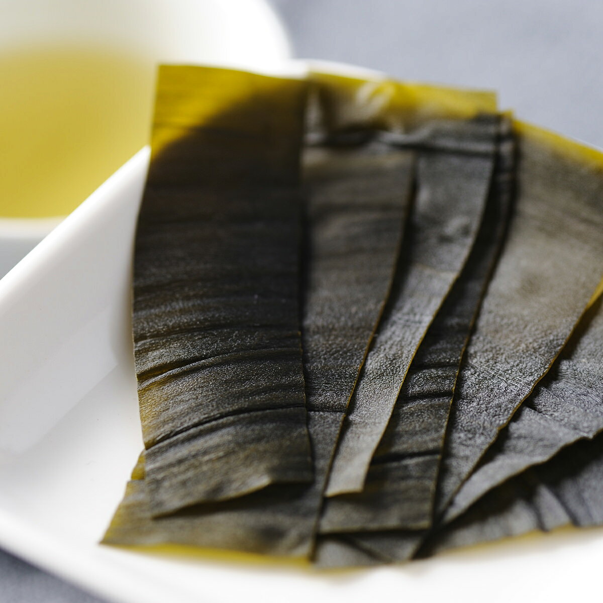 三陸産おやつこんぶ カットわかめ 2種計4袋 昆布 わかめ 海藻 おつまみ おやつ昆布 国産 海産物 三陸産 陸前高田 乾燥わかめ nipponselect-10187940 産直お取り寄せNセレクト サンプル画像3