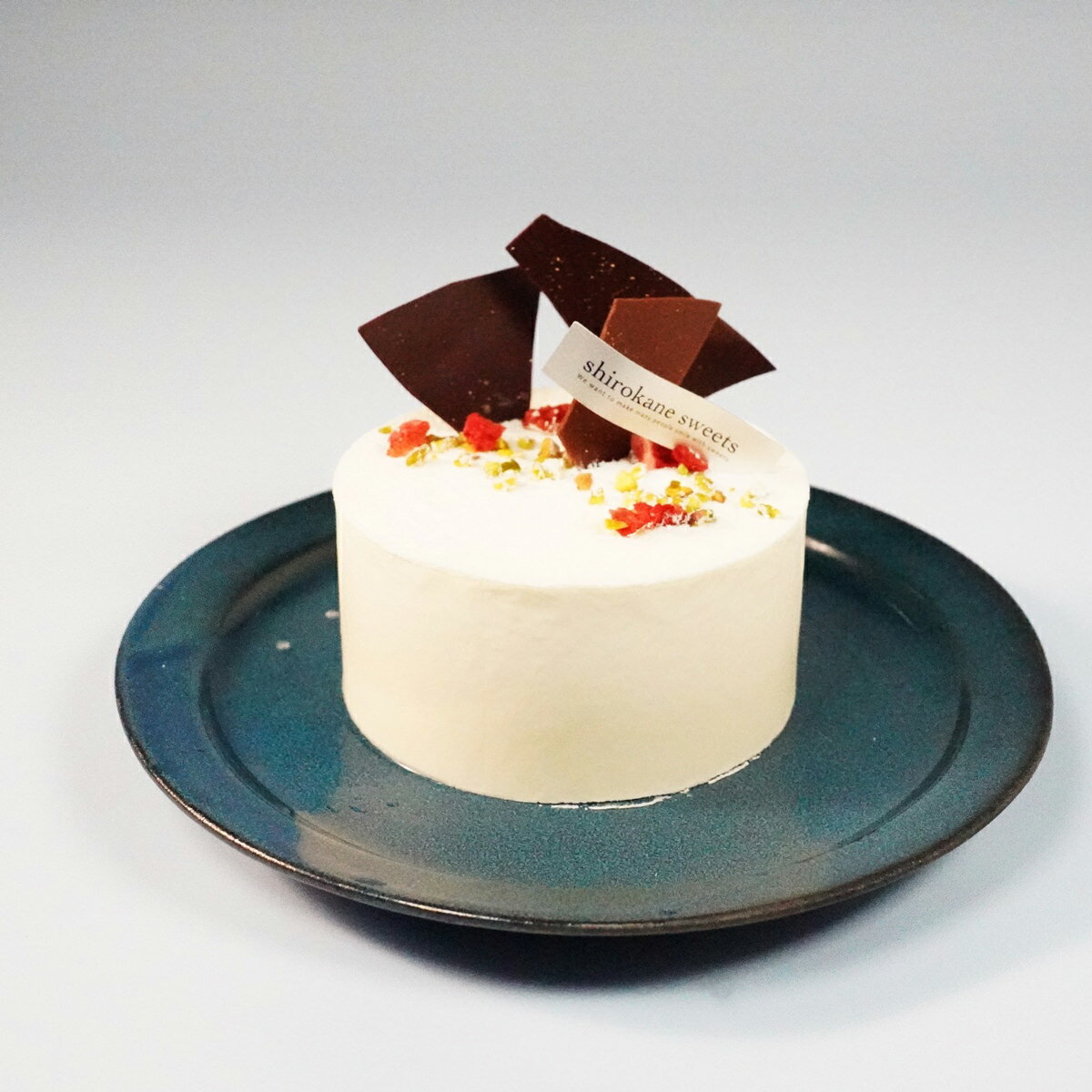 白金スイーツ 純白の白金フロマージュショート ギフト ケーキ 冷凍 スイーツ おしゃれ ホールケーキ