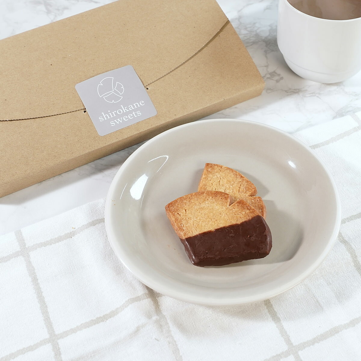 白金プラチナサブレ ショコラ 8個 スイーツ 個包装 焼き菓子 おやつ 洋菓子 お茶請け ポスト投函便