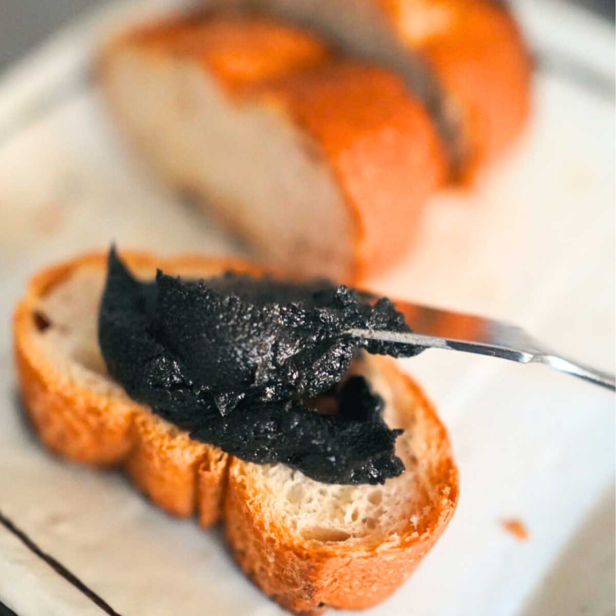 三育 黒ゴマクリーム 4個入 スプレッド パンのお供 ペースト クリーム【沖縄県・離島 配送不可】