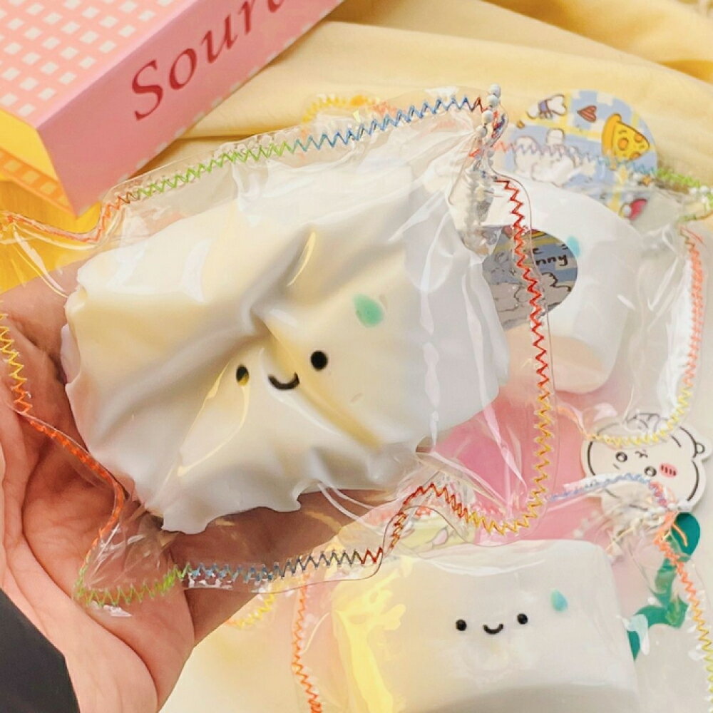 Rakuten - お菓子スクイーズキーホルダー まんじゅう チョコ クッキー ドーナツ マシュマロ 低反発ふわもちスイーツアニマル可愛いストレス解消ミニおもちゃ香り付きインテリア雑貨プレゼント景品