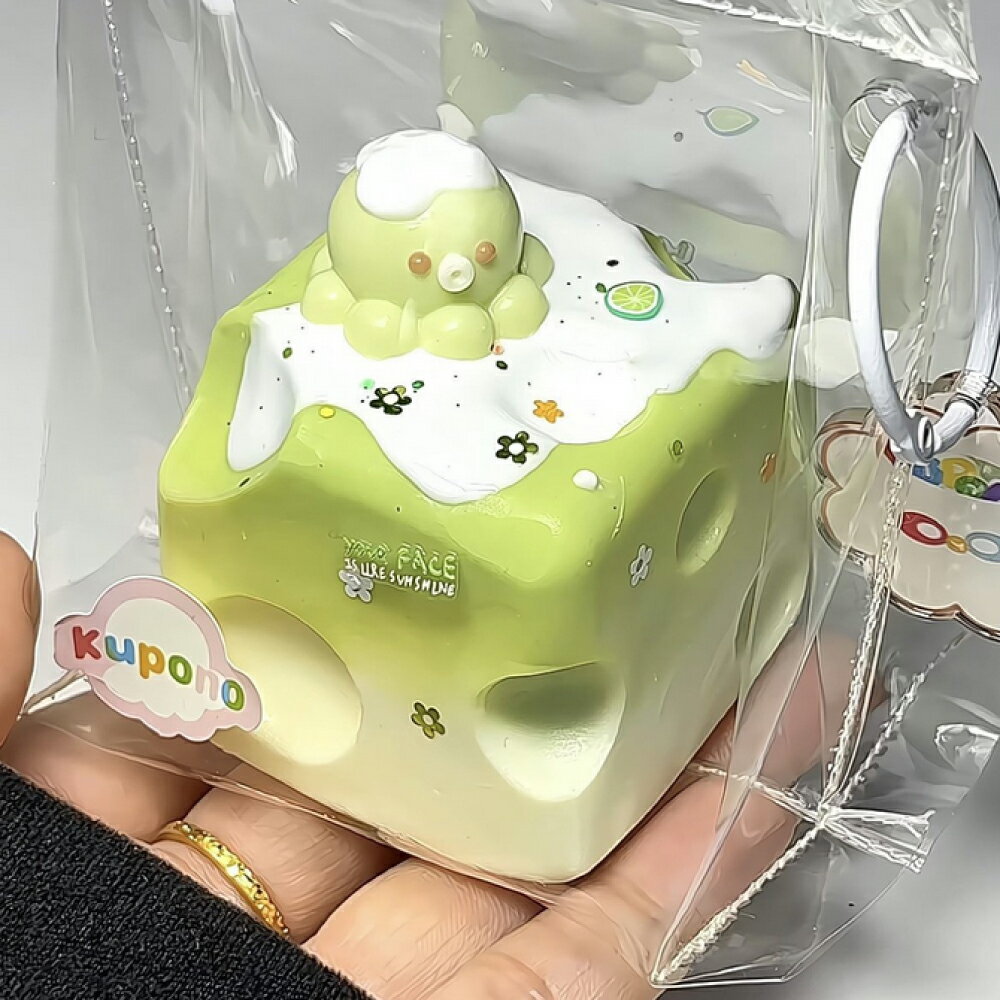 Rakuten - お菓子スクイーズキーホルダー 抹茶チーズケーキ キャラメルケーキ ブルーベリーケーキ ワッフル スイーツモチーフ 低反発ふわもちリアルデザート 可愛いストレス解消ミニおもちゃ 香り付きインテリア雑貨 プレゼント景品