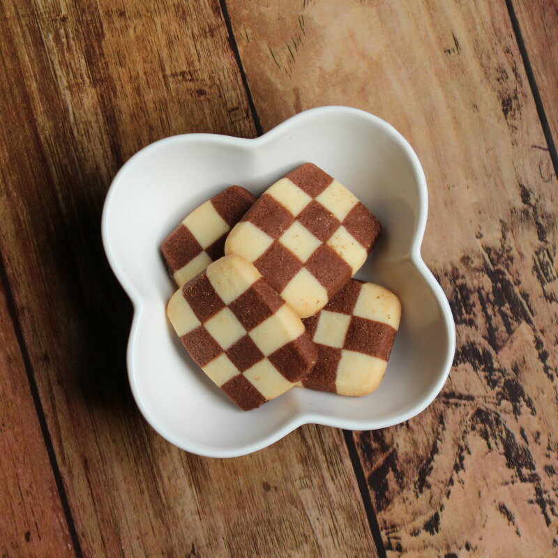 小鉢 白磁 おしゃれ (150ml 四葉型)【ボウル レンジOK 軽い 小さい 強化磁器 カフェ アウトレット 訳あり 業務用】