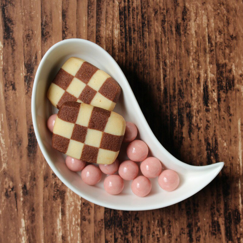 【人気商品期間限定30%割引】小鉢 白磁 おしゃれ (13.8cm 雨滴型) 食器 無地 陶磁器 皿 キッチン ケーキ皿 お菓子 【ボウル 強化磁器 レンジOK...