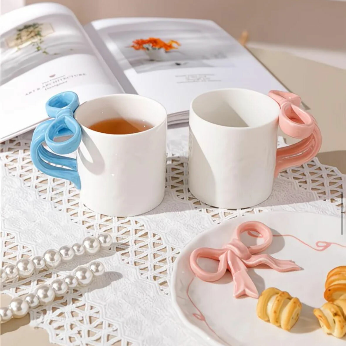コーヒーカップセット レリーフリボン柄 母の日プレゼント 絵付けマグカップ 花柄　同色ソーサーセット300ml