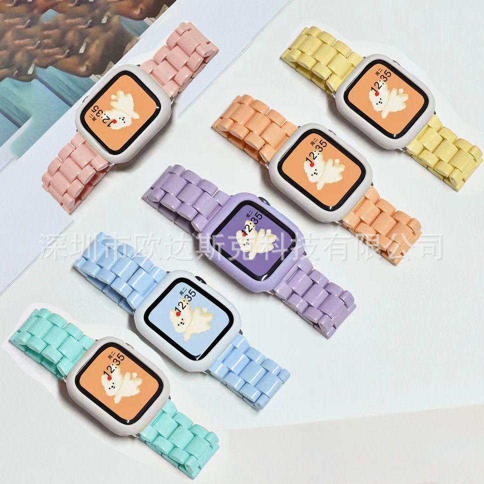 材質 樹脂、ステンレス 産地 中国 サイズ 写真に参照してください。 色・柄 全6色から選べます 入り数 1 【全モデル対応】Apple Watch Ultra 49mm，Apple Watch 10（42mm，46mm）Apple Watch 7・8・9(41mm，45mm)，Apple Watch 4・5・6・se (40mm，44mm)，Apple Watch 1・2・3 (38mm，42mm)にすべて対応できます。必ずアップルウォッチ本体背面に記載するサイズをご確認の上ご購入してください。 【樹脂素材使用】防水性が強い軽い樹脂素材を使用しております。長時間着けていても疲れません。水や汗にも強く、どんなシーンでも安心してお使いいただけます。バックル部分は錆に強いステンレスを使用しております。 【プッシュ式バックル採用】ワンタッチで脱着も簡単です。 【ベルトサイズの調整工具付き】お好きなサイズにてお使いいただけます。 【厳選された6色展開】遊び心のある明るいカラーで、全6色からお選びいただけます。 【Nishida品質保証】「もっと快適に」の理念をもって、お客様に満足いただけるように努めていきます。 何か問題があれば、誠意を持って対応させていただきますので、お気軽にお問い合わせください。ご不明な点がある場合やサポートが必要な場合も、遠慮なくご質問ください。 この商品はメーカー直送品です。 メーカー直送のため、配送希望日のご指定ができません。毎日の発送がないため、届くまで6日～10日掛かります、また発送メールを送信しないため、マイページの発送履歴から発送日及び荷物番号をご確認お願いいたします。 メーカー直送商品は通常商品と同梱発送できません。 配送サービスについて 飛脚宅配便でお送りします。 宅配BOXについて 高価の割れ物のため、宅配BOXを指定できません。 代引き払いについて メーカー直送のため、代引き払いのご利用ができません。