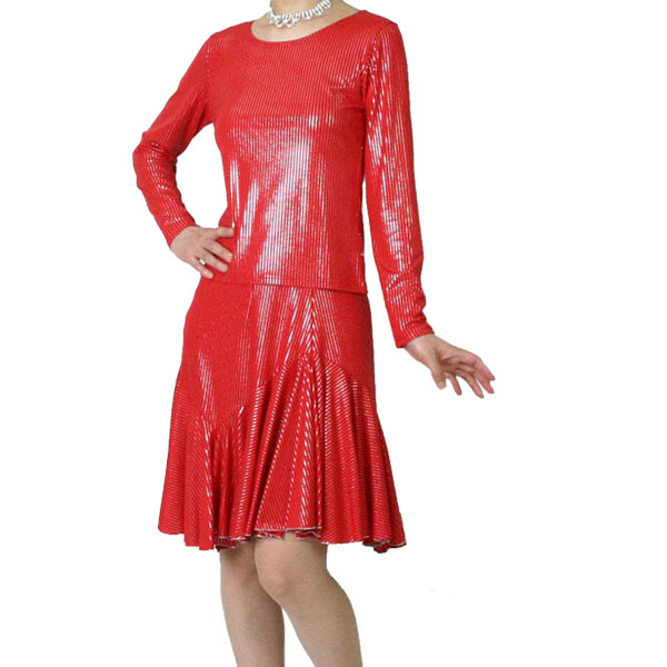 光沢伸縮ニット素材のダンス用Tシャツとスカートのセット アンサンブル 赤