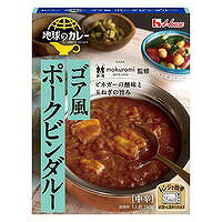 ビネガーの酸味と玉ねぎの旨み、クローブとカルダモンの香りとリンゴの甘みが特徴の味わい。 原材料 豚肉、玉ねぎ、ソテーオニオン、砂糖混合ぶどう糖果糖液糖、牛脂豚脂混合油、トマトペースト、しょうがペースト、ガーリックペースト、焙煎香辛料ペースト、みそ、でんぷん、ポークエキス、りんごペースト、醸造酢、調味油、食塩、香辛料、砂糖、料理酒／調味料（アミノ酸等）、増粘剤（加工デンプン）、カラメル色素、酸味料、乳化剤、酸化防止剤（ビタミンE）、香料、（一部に大豆・豚肉・りんごを含む） ※商品の改定等により、パッケージデザイン・内容等は予告なく変更される場合がございます。 ※商品は自社店舗販売と在庫を共有しているため、在庫更新のタイミングにより、在庫切れの場合やむえずキャンセルさせていただく可能性があります。ビネガーの酸味と玉ねぎの旨み、クローブとカルダモンの香りとリンゴの甘みが特徴の味わい。 原材料 豚肉、玉ねぎ、ソテーオニオン、砂糖混合ぶどう糖果糖液糖、牛脂豚脂混合油、トマトペースト、しょうがペースト、ガーリックペースト、焙煎香辛料ペースト、みそ、でんぷん、ポークエキス、りんごペースト、醸造酢、調味油、食塩、香辛料、砂糖、料理酒／調味料（アミノ酸等）、増粘剤（加工デンプン）、カラメル色素、酸味料、乳化剤、酸化防止剤（ビタミンE）、香料、（一部に大豆・豚肉・りんごを含む） ※商品の改定等により、パッケージデザイン・内容等は予告なく変更される場合がございます。 ※商品は自社店舗販売と在庫を共有しているため、在庫更新のタイミングにより、在庫切れの場合やむえずキャンセルさせていただく可能性があります。