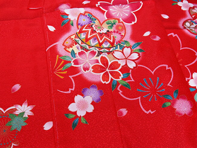 日本製　高級　七五三女児四ツ身絵羽/7歳女の子用着物ポリエステル -花、手毬-赤色地 羽織・着物・長襦袢【女の子】