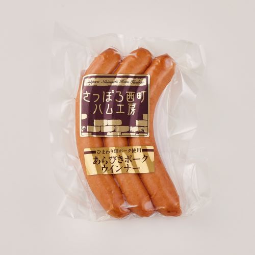 名称 あらびきポークウインナー1981 内容量 120g 商品説明 1981年に発売したあらびきのウインナーの味を再現。当時の手書きノートを基に、試作を 重ねて完成した"さっぽろ西町ハム工房"最初の商品です。あらびき肉の食感と、天然腸のパリッとした歯ごたえ、スモークの効いた風味豊かな味わいが特徴です。北海道産「ひまわり畑ポーク」を原料に使用しております。 産地 豚肉（北海道） 原材料 豚肉（北海道産）、食塩、香辛料、ブランデー／リン酸塩（Na）、調味料（アミノ酸）、保存料（ソルビン酸）、酸化防止剤（V.C）、発色剤（亜硝酸Na）、（一部に豚肉を含む） アレルギー物質 豚肉 賞味期限 製造日から 90日 配送方法 クール便（冷蔵） 保存方法 要冷蔵（10℃以下） 製造者 Umios Hokkaido株式会社北海道札幌市西区西町北18丁目1-1