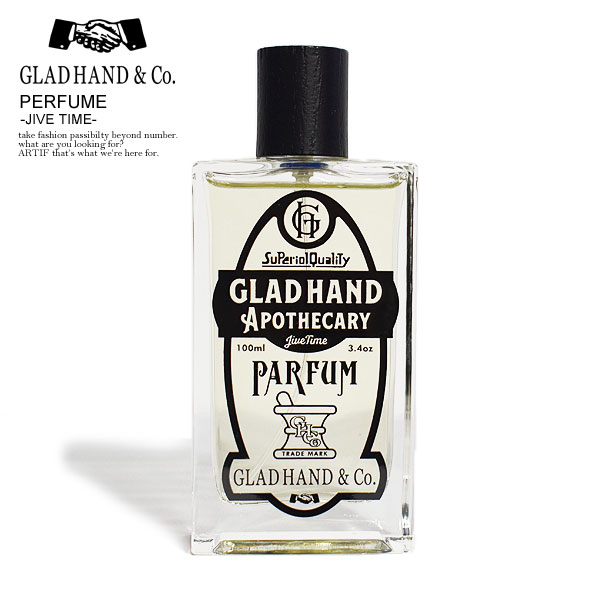 　商品説明 GLAD HAND(グラッドハンド) 『GLAD HAND APOTHECARY』から大人な香水がリリースされました。 JIVE TIMEとMOJO MUSKの2つ香りは、どちらもオリジナリティさがある 大人な香りを楽しめます。ブランドオリジナルのBOXが付属されます。 JIVE TIMEは、爽やかなシトラス、ペッパーとグリーンフローラルが 花開き華麗に踊りだすような躍動感を表現。ホワイトフローラルと 乳香がエレガントにたちあがり、アンバーウッディーの 色気ある香りがあなたを華やかに演出します。 ■香り : JIVE TIME ■SIZE : 100ml メーカー希望小売価格はメーカーカタログに基づいて掲載しています ■注意点:フラッシュ撮影と屋外画像ではカラーの見え方に誤差がございます。 パソコンのモニターにより、カラーの見え方に誤差がございます。GLAD HAND グラッドハンド 香水