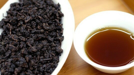 【台湾烏龍茶】【特選高級烏龍茶】【陳年老茶 】150grアルミ真空パック2袋セット、阿里山高山烏龍茶のVINTAGE品（年代物）で最高級烏龍茶の一つです。　（無料送料）　（取寄品代引不可）