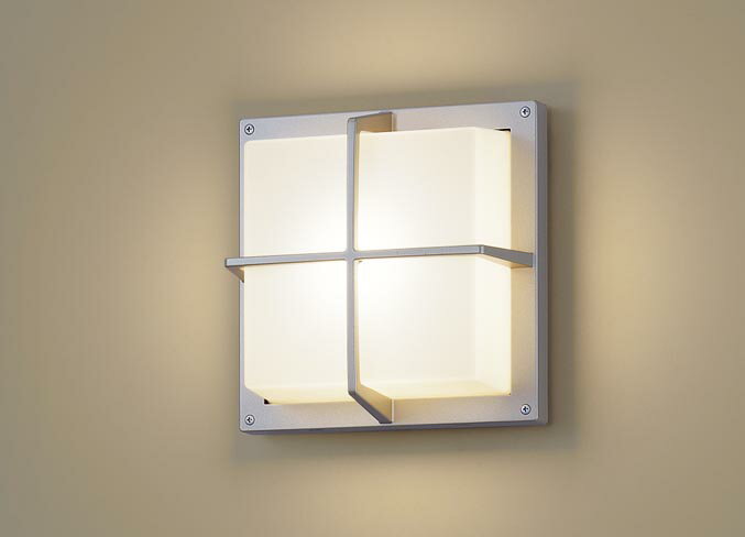 ■この器具の設置には、電気工事が必要です。電気工事の資格を持つ電気工事店・工務店等に施工をご依頼下さい。仕様・注意事項◆器具光束：455 lm　◆電圧：100 V　◆消費電力：7.7 W　◆消費効率：59 lm/W◆デザイン分類：Stylish Modern◆【アルミダイカスト】シルバーメタリック◆【アクリルカバー】乳白◆天井直付型・壁直付型、拡散タイプ・密閉型◆Ra83◆60形電球1灯器具相当◆壁面・天井面取付専用◆密閉型◆入力電流（100V時）：0.133 A◆調光操作不可寸法・質量◆幅：250 mm　◆高：250 mm　◆出しろ：115 mm◆質量：2 kg光源◆LEDフラットランプφ70　クラス700 1灯（口金GX53-1）　◆色温度：2700 K　◆光源寿命40000時間（光束維持率70％）子品番【本体】LGW85238S【LEDランプ】LLD4000L CE1