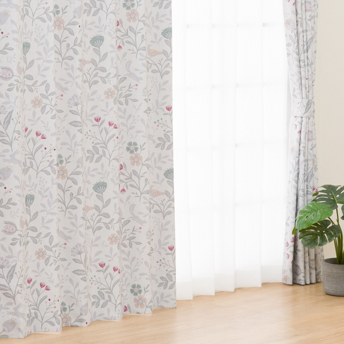 遮光2級・遮熱カーテン(CW2410 アイボリー)