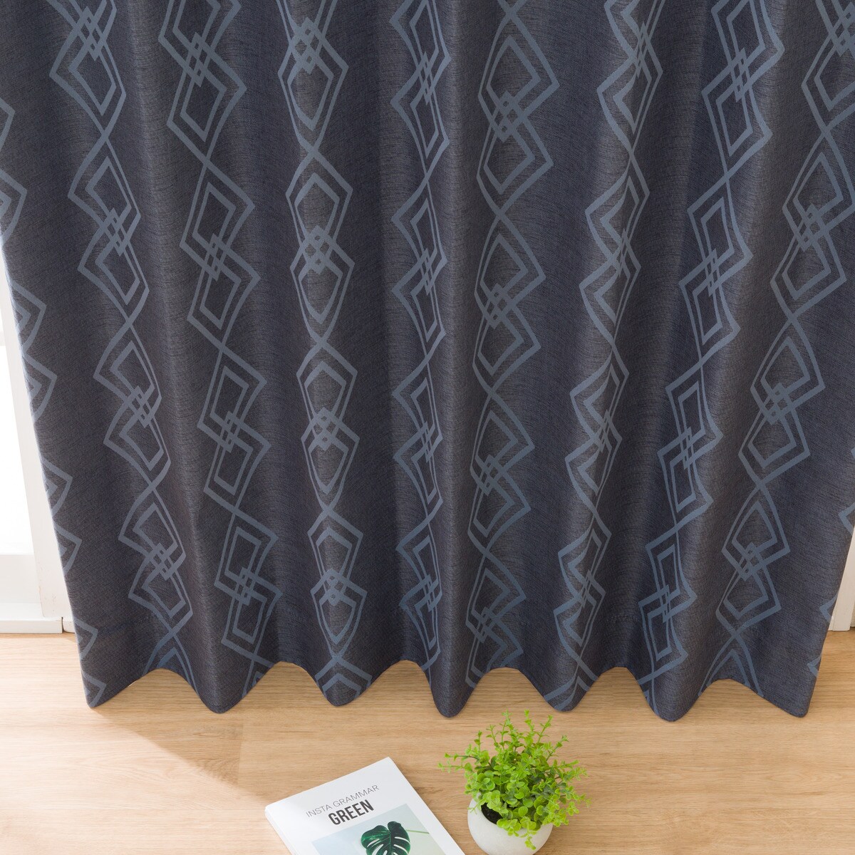 遮光1級・遮熱カーテン(CA2410)