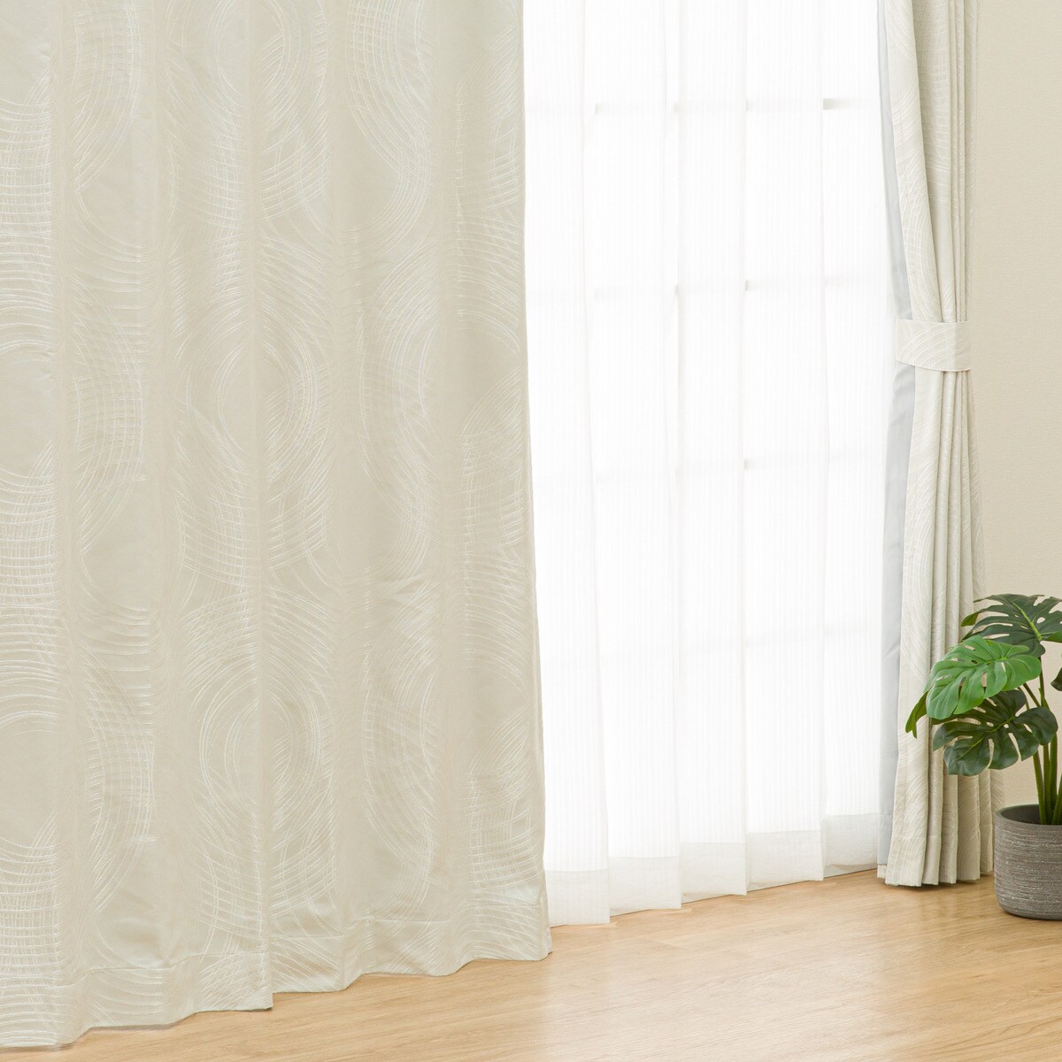 裏地付き遮光2級・遮熱カーテン(PK001 アイボリー)