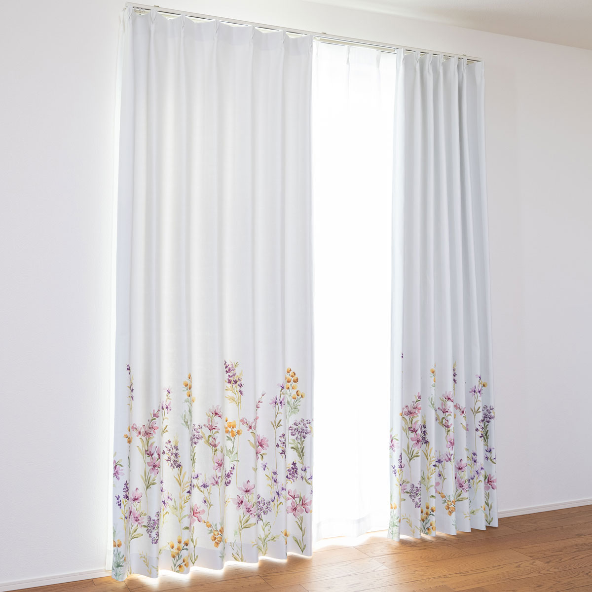 遮光2級・遮熱カーテン（下部絵羽 花柄カーテン9303）  メーカー直送・