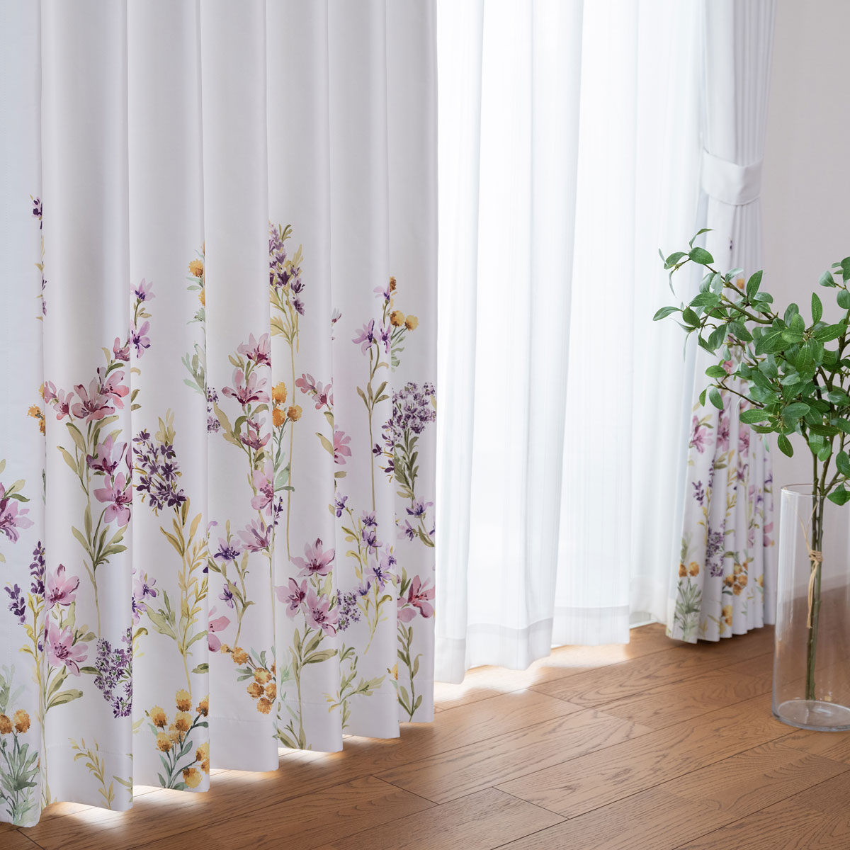 遮光2級・遮熱カーテン（下部絵羽 花柄カーテン9303）  メーカー直送・