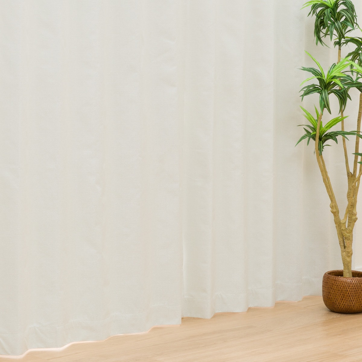 遮光1級・遮熱・遮音カーテン(RD100 ホワイト)