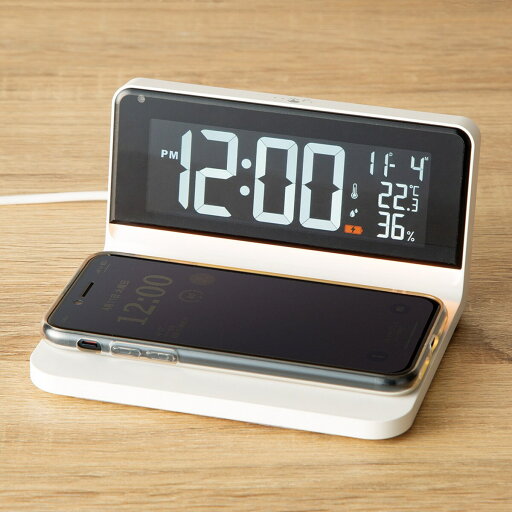ニトリのワイヤレス充電機能・ライト付き置き時計(001EM)(インテリア雑貨)