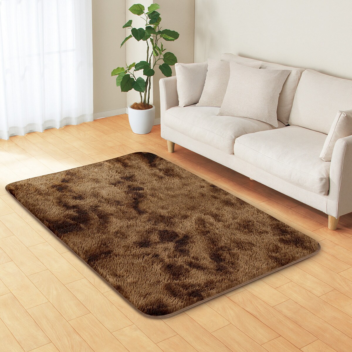 毛足が長く肌ざわりが良いラグ(BR SH01)