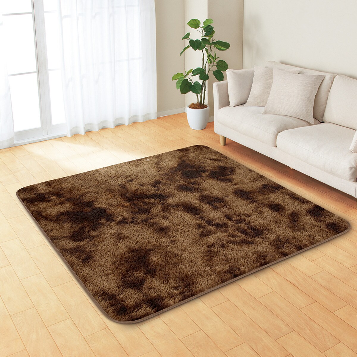 毛足が長く肌ざわりが良いラグ(BR SH01)