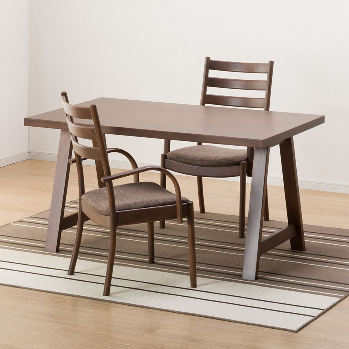 [幅135cm] ダイニングテーブル3点セット(NコレクションT06A 135MBR/C-07肘付き MBR/DRDMO)  【配送員設置】 【5年保証】