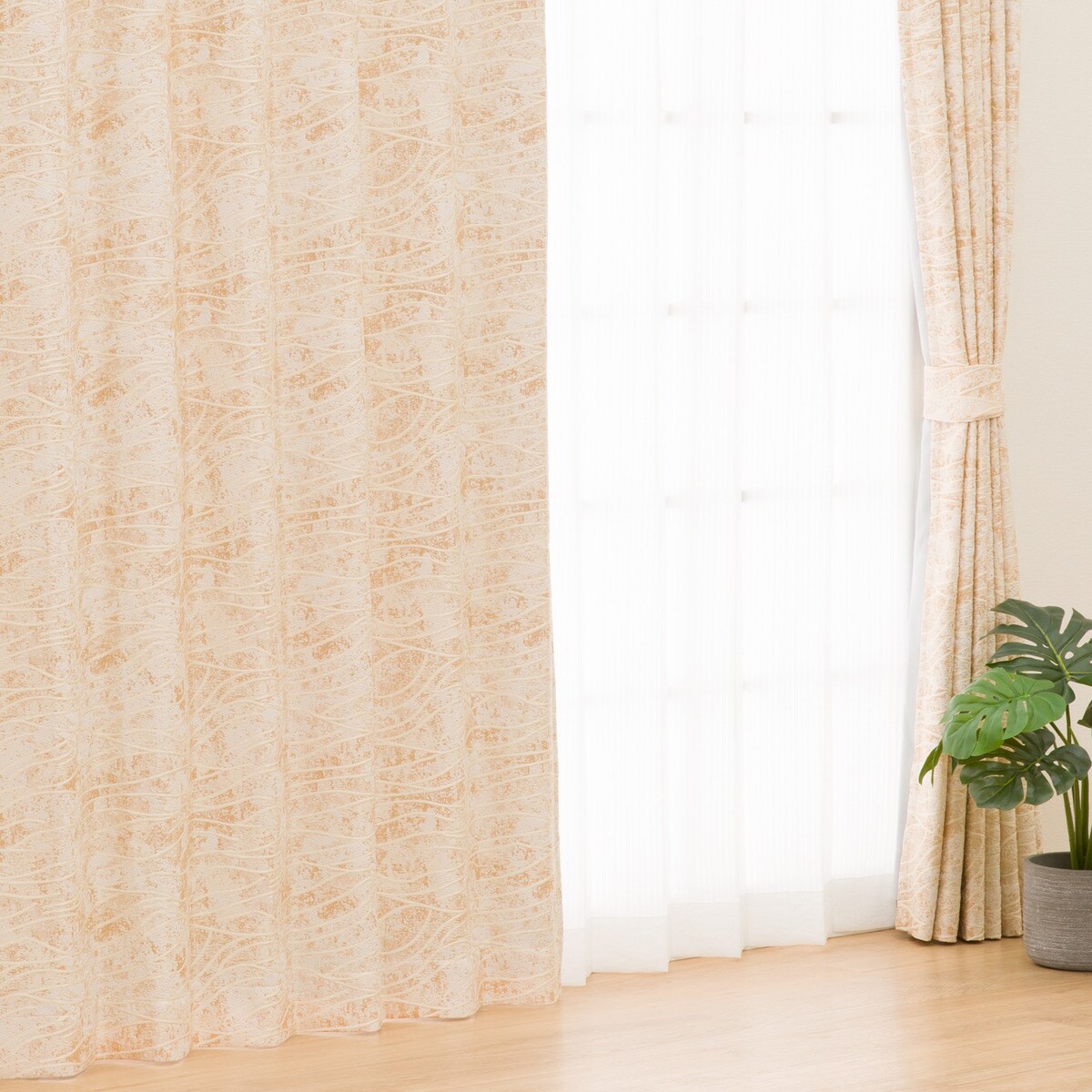 裏地付き遮光2級・遮熱カーテン(PK028 ベージュ)