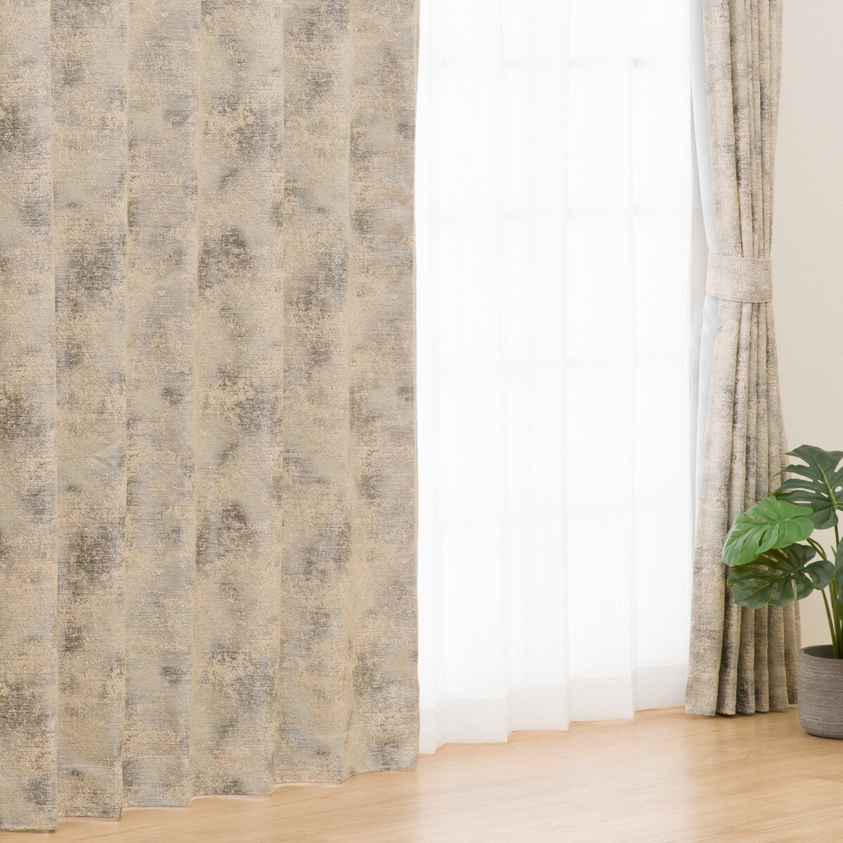 裏地付き遮光2級・遮熱カーテン(PK033 グレー)