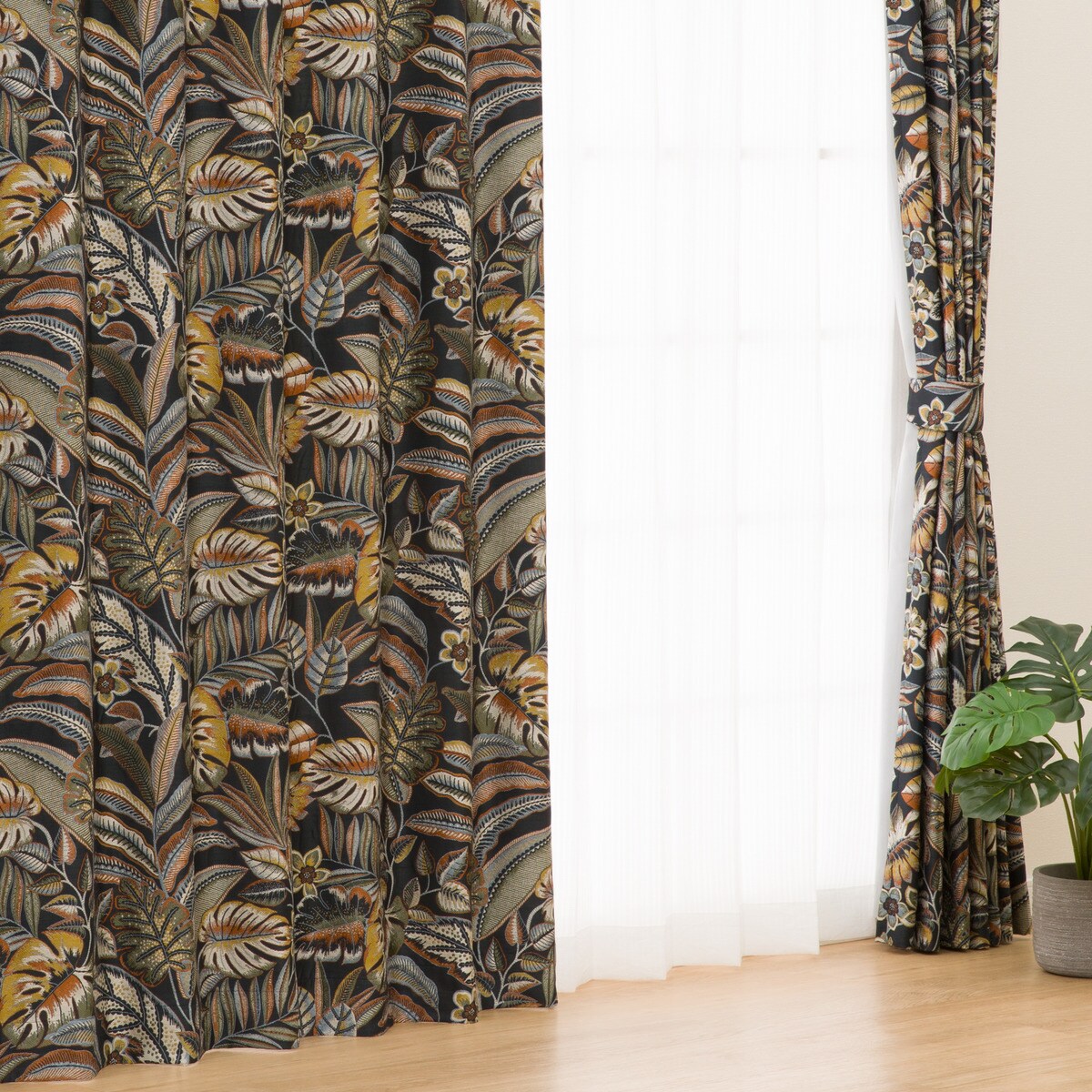 裏地付き遮光1級・遮熱カーテン(PK045 ネイビー)