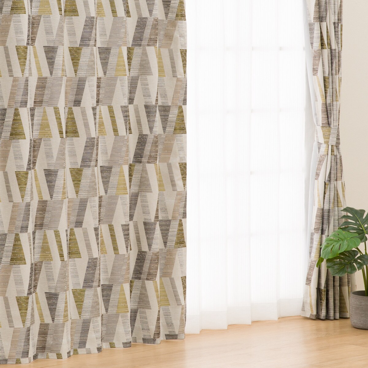 裏地付き遮光2級・遮熱カーテン(PK038 アイボリー)