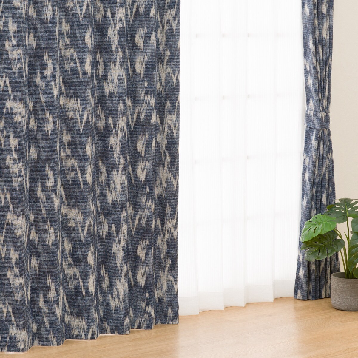 裏地付き遮光2級・遮熱カーテン(PK059)