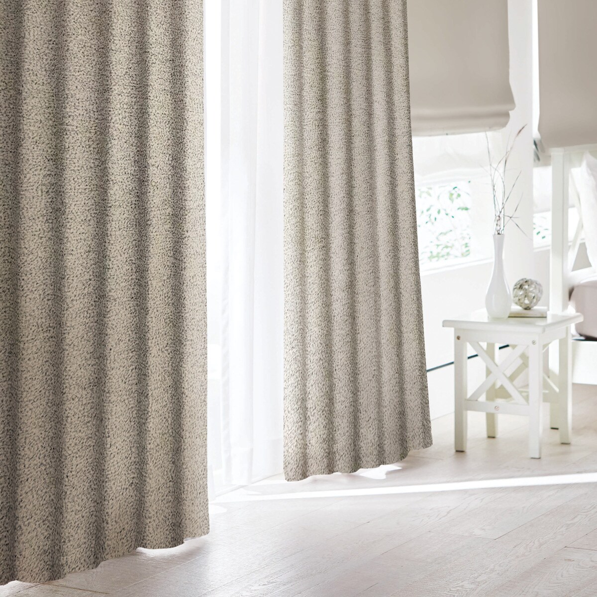 裏地付き遮光2級・遮熱カーテン(PK058 BE)