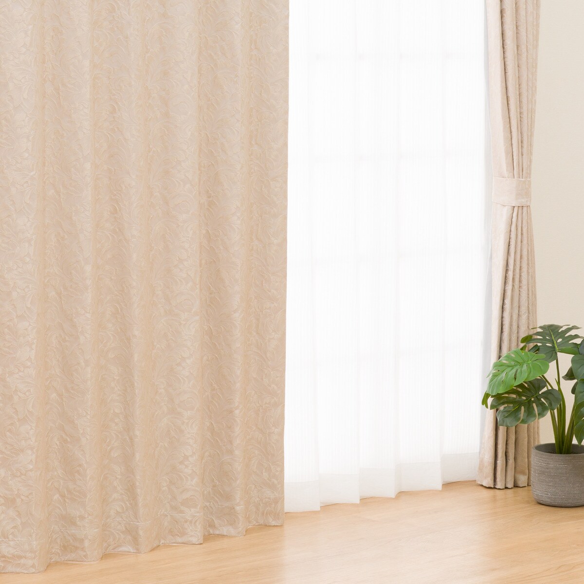 裏地付き遮光2級・遮熱カーテン(PK067 BE)