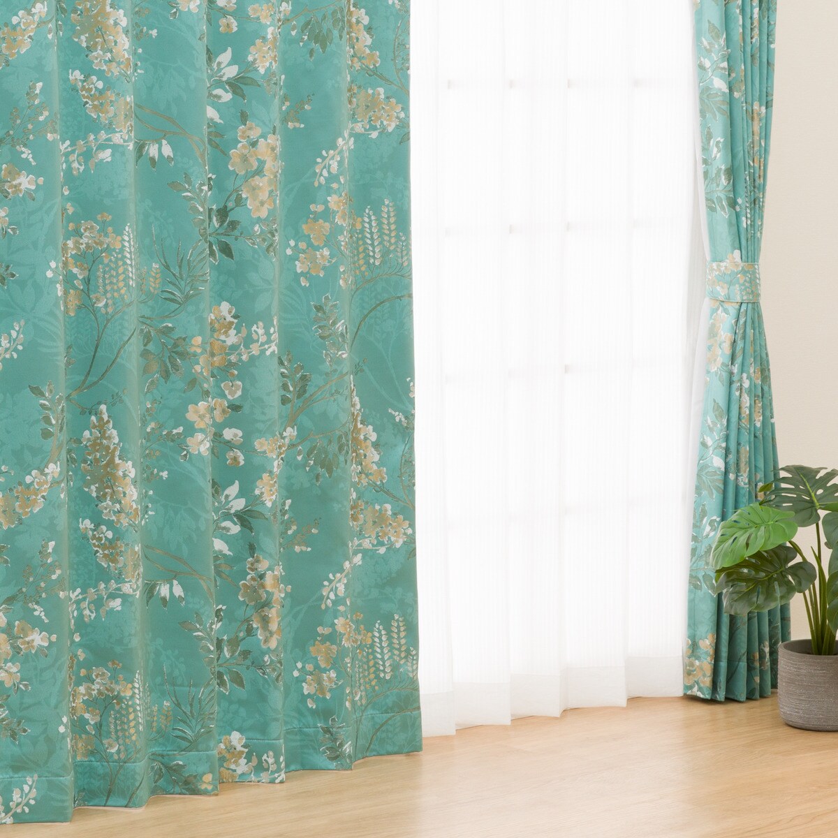 裏地付き遮光1級・遮熱カーテン(PK130 GR)