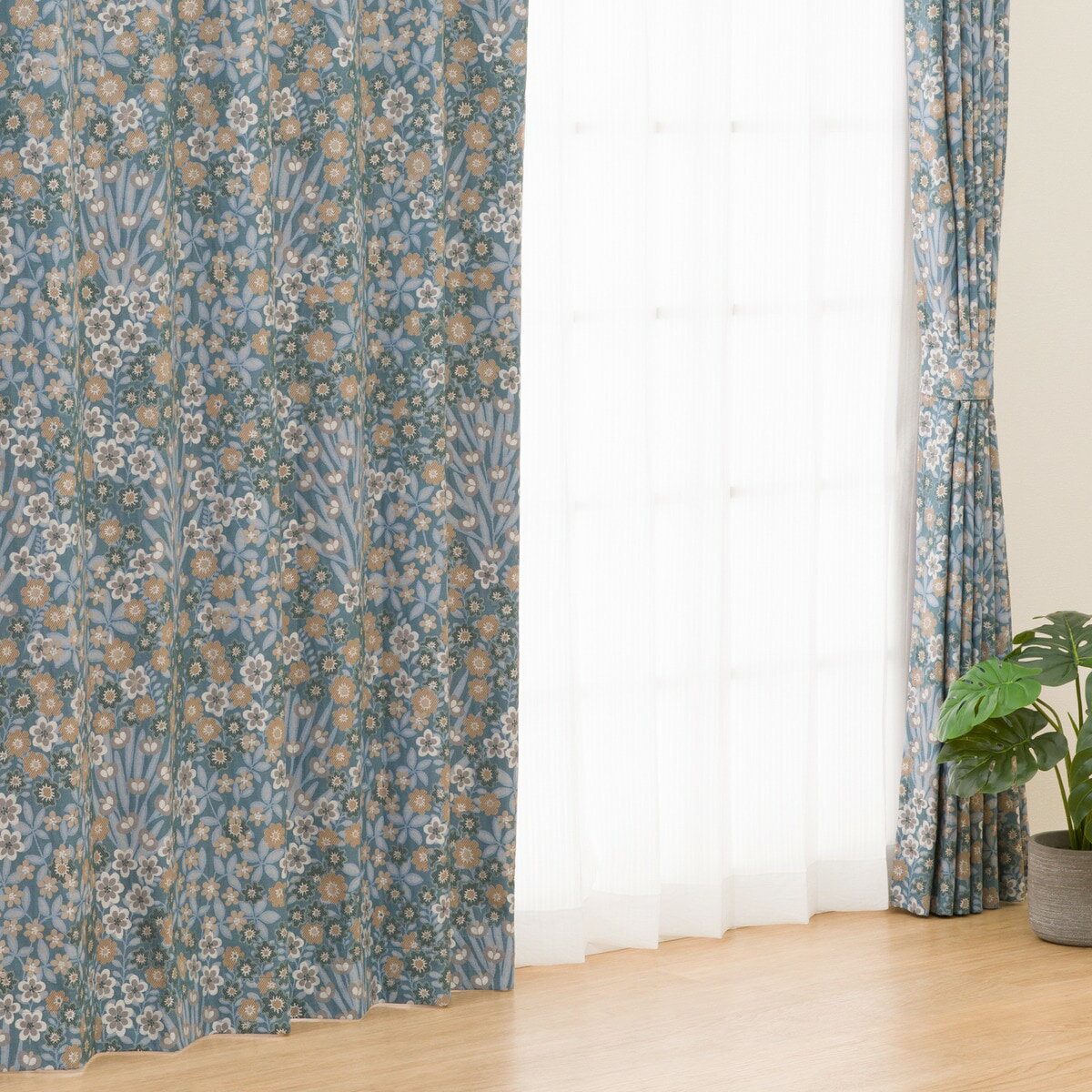 裏地付き遮光1級・遮熱カーテン(PK132 BL)