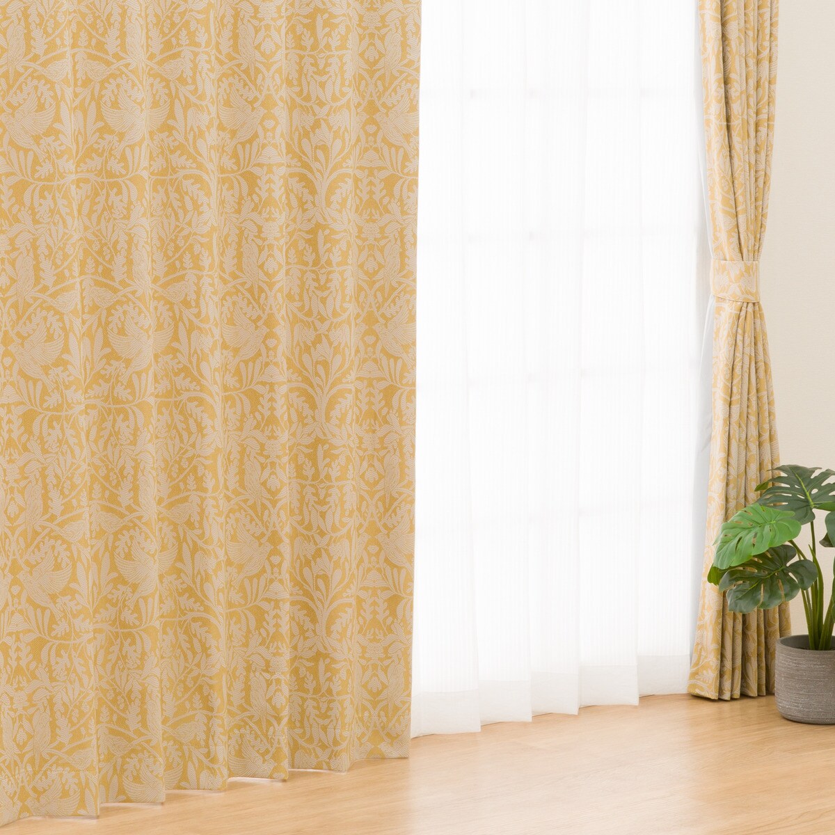 裏地付き遮光2級・遮熱カーテン(PK133 YE)