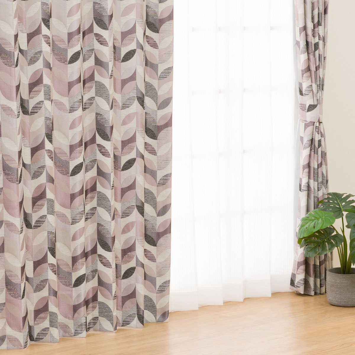 裏地付き遮光2級・遮熱カーテン(PK136 PU)