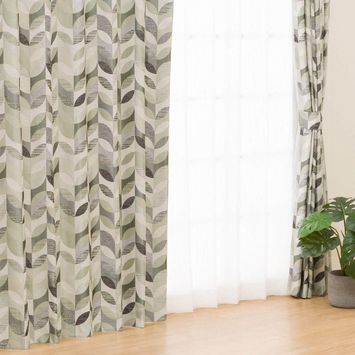 裏地付き遮光2級・遮熱カーテン(PK136 GR)