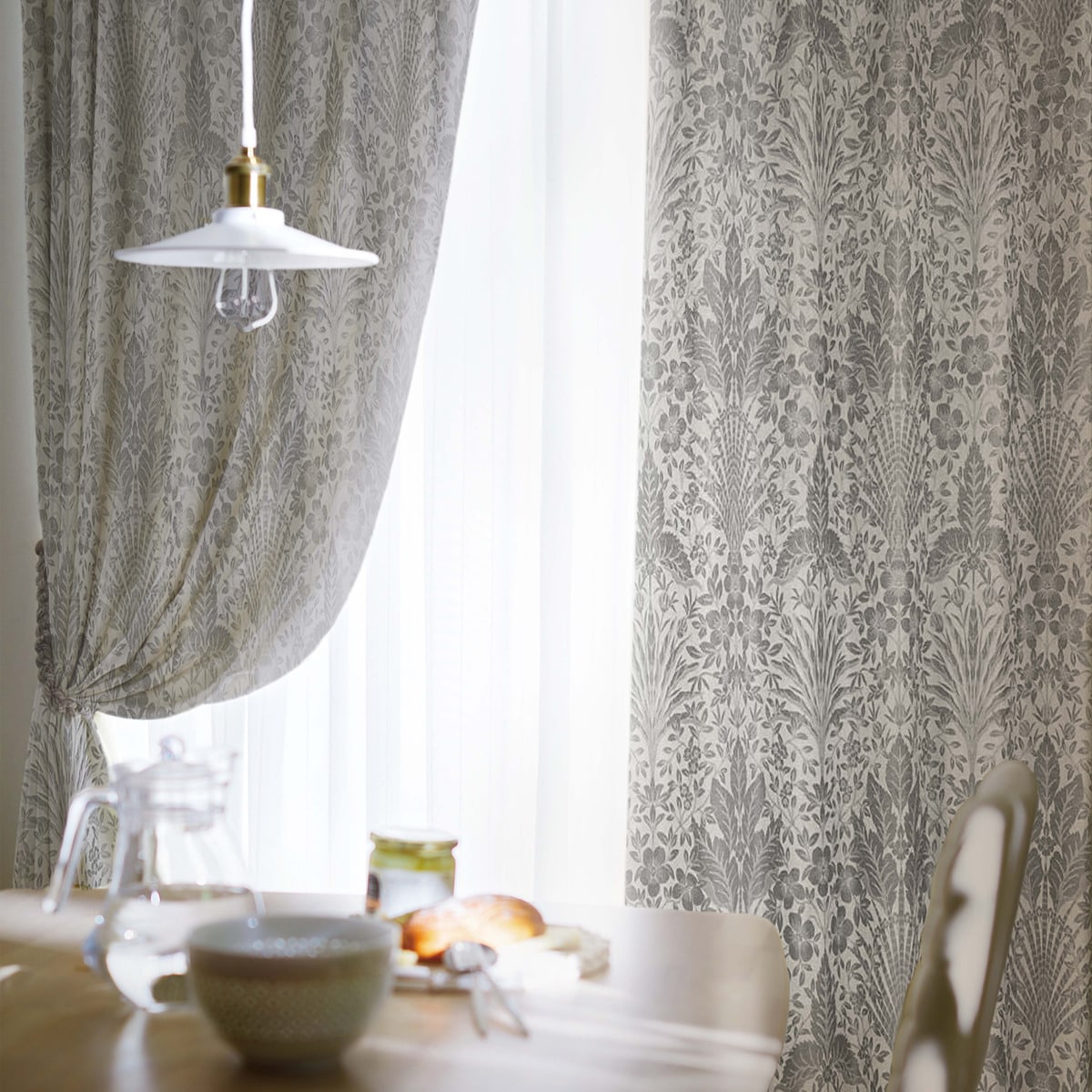 裏地付き遮光2級・遮熱カーテン(PK140 GY)