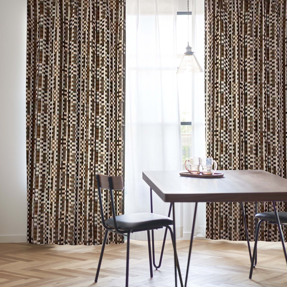 裏地付き遮光1級・遮熱カーテン(PK141 BR)