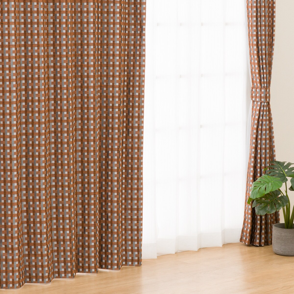 裏地付き遮光2級・遮熱カーテン(PK144 OR)