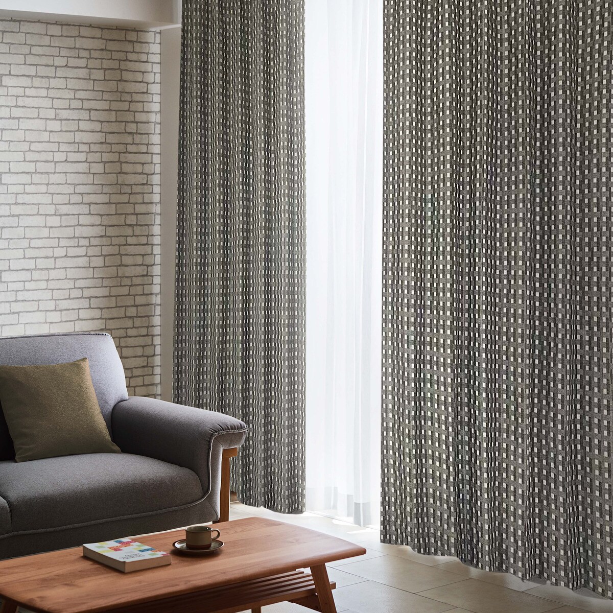 裏地付き遮光1級・遮熱カーテン(PK144 GY)