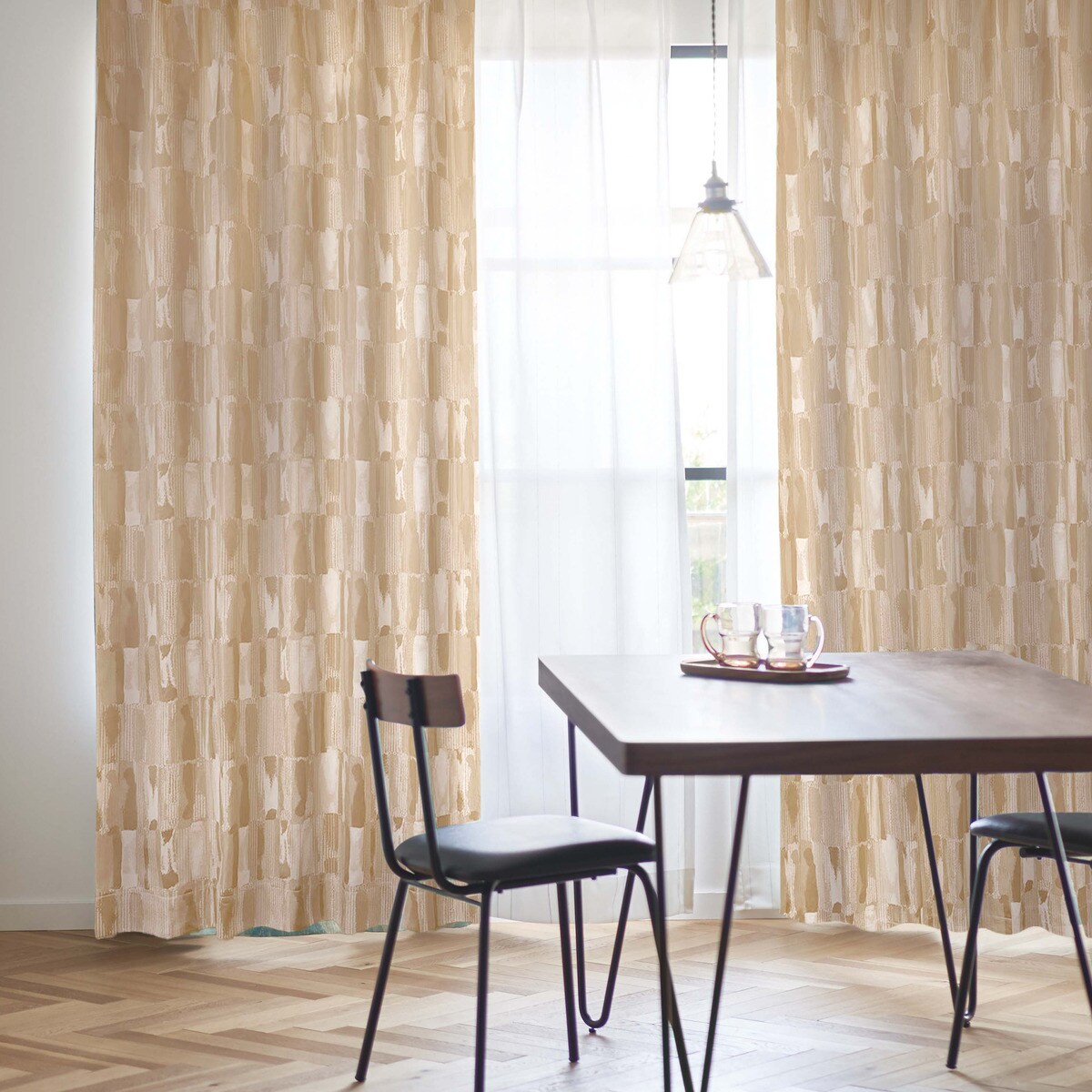 裏地付き遮光2級・遮熱カーテン(PK145 YE)