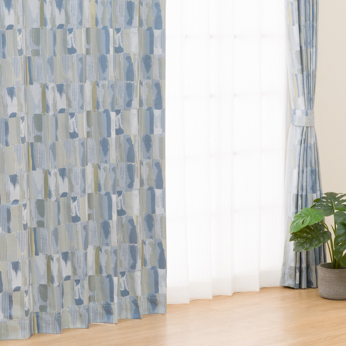 裏地付き遮光1級・遮熱カーテン(PK145 BL)